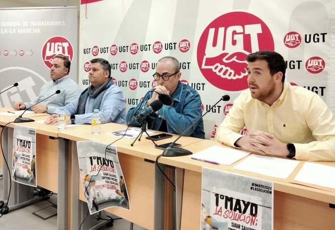 Archivo - Rueda de prensa del secretario regional de UGT, Luis Manuel Monforte, y del secretario de CCOO, Paco de la Rosa.