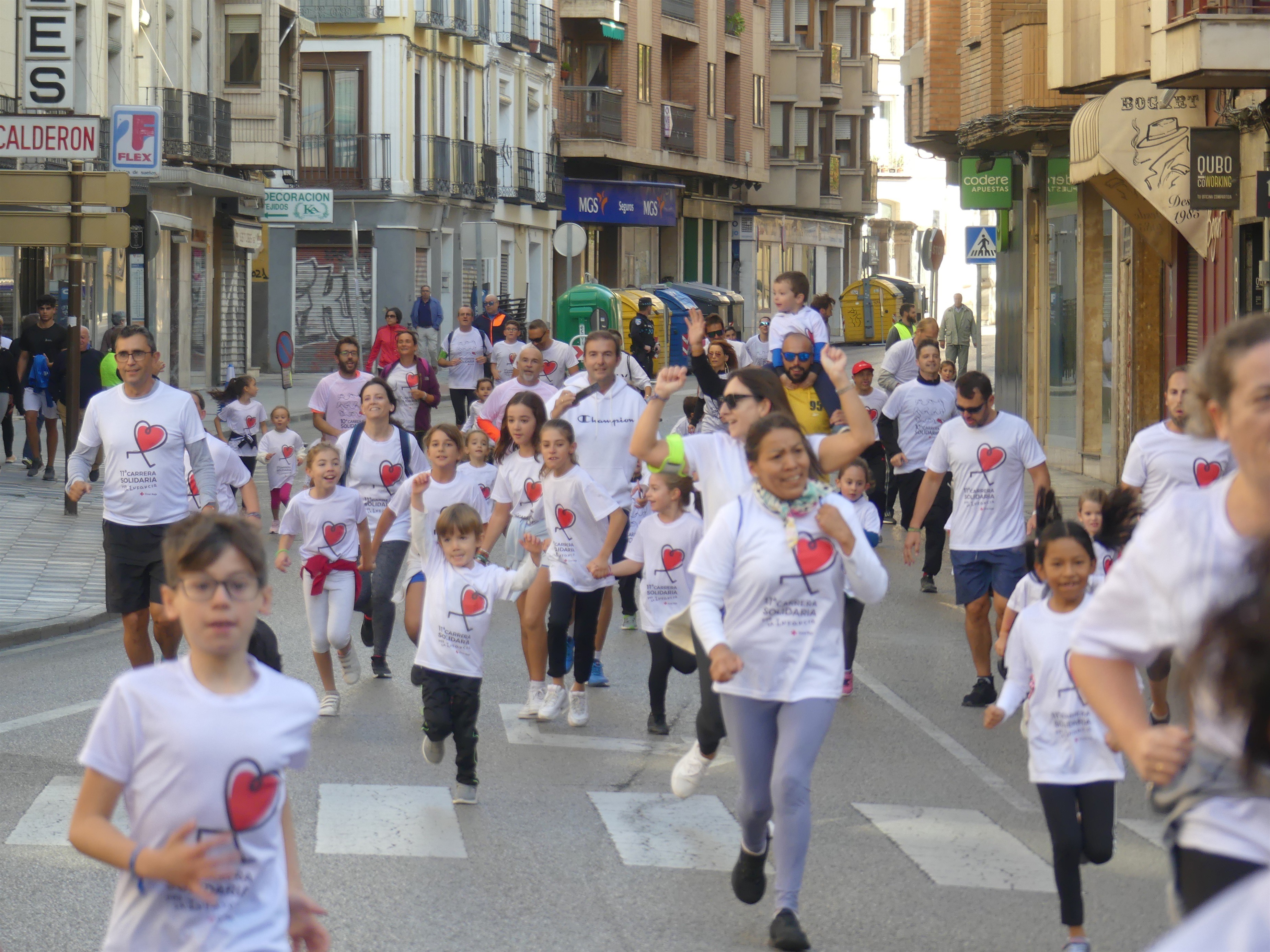 Ndp/ En Torno A 800 Personas Participan En La 11 Carrera Solidaria Por La Infancia Organizada Por Cruz Roja En Cuenca